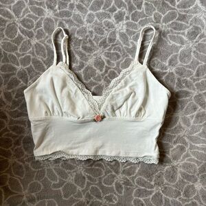 Lace trim cropped tank top